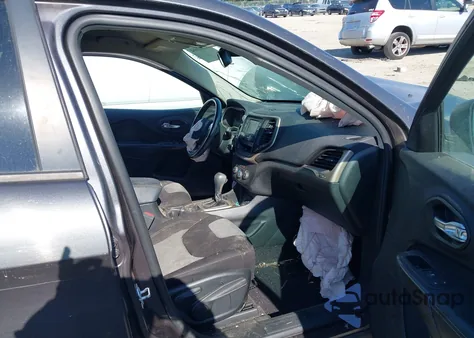 2017 Jeep Cherokee Altitude Fwd из США, поврежденный, VIN 1C4PJLAB9HW566180